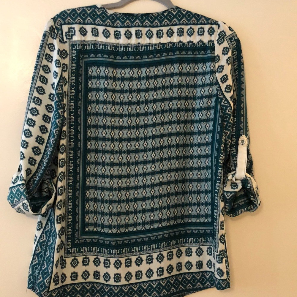 Francesca’s Collection blouse - Picture 3 of 3